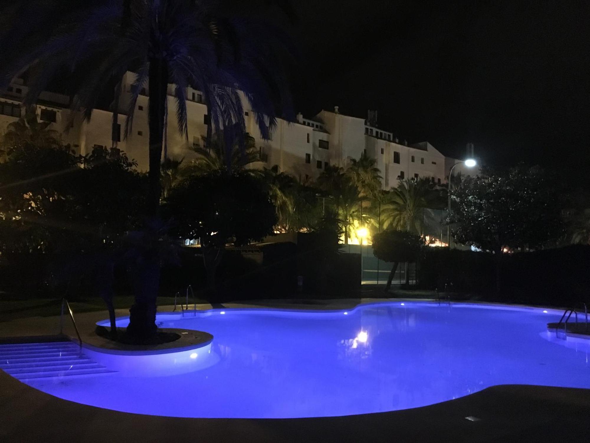 Jardines Del Puerto Appartement Marbella Buitenkant foto